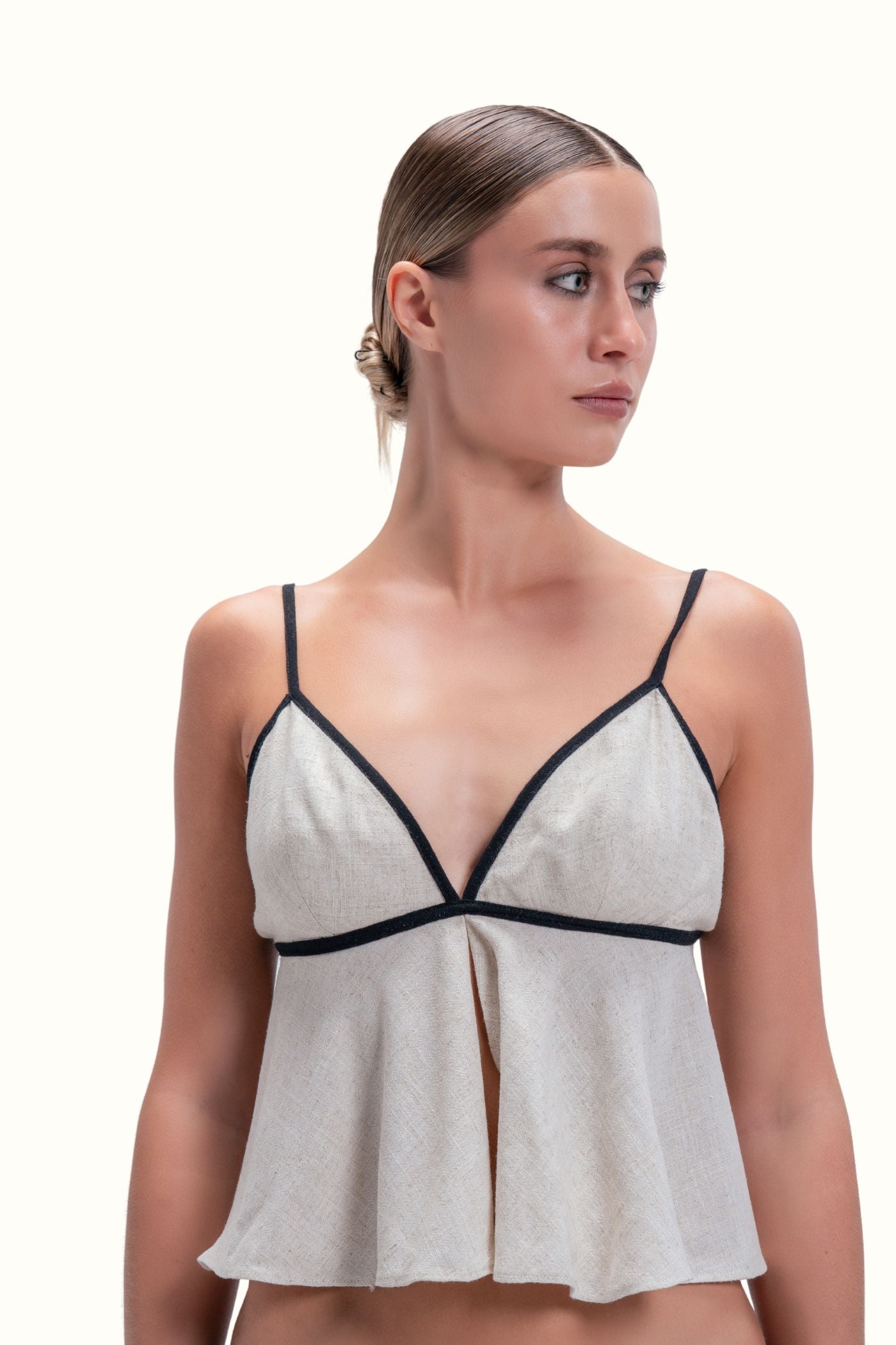 LUCE V neck SS25 top